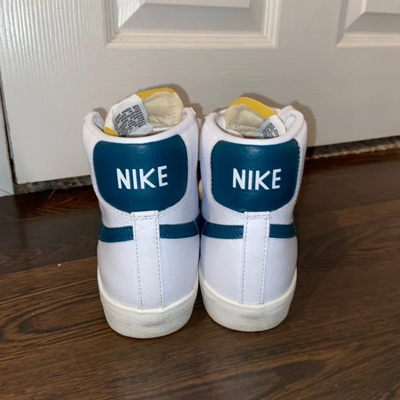 Nike Blazer Mid 77 Vintage Gym Shoes Weight Lifting size White/dark  teal